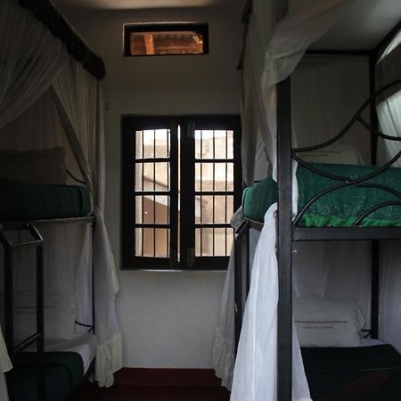 Kilimanjaro Backpackers Hotel Moshi Bagian luar foto