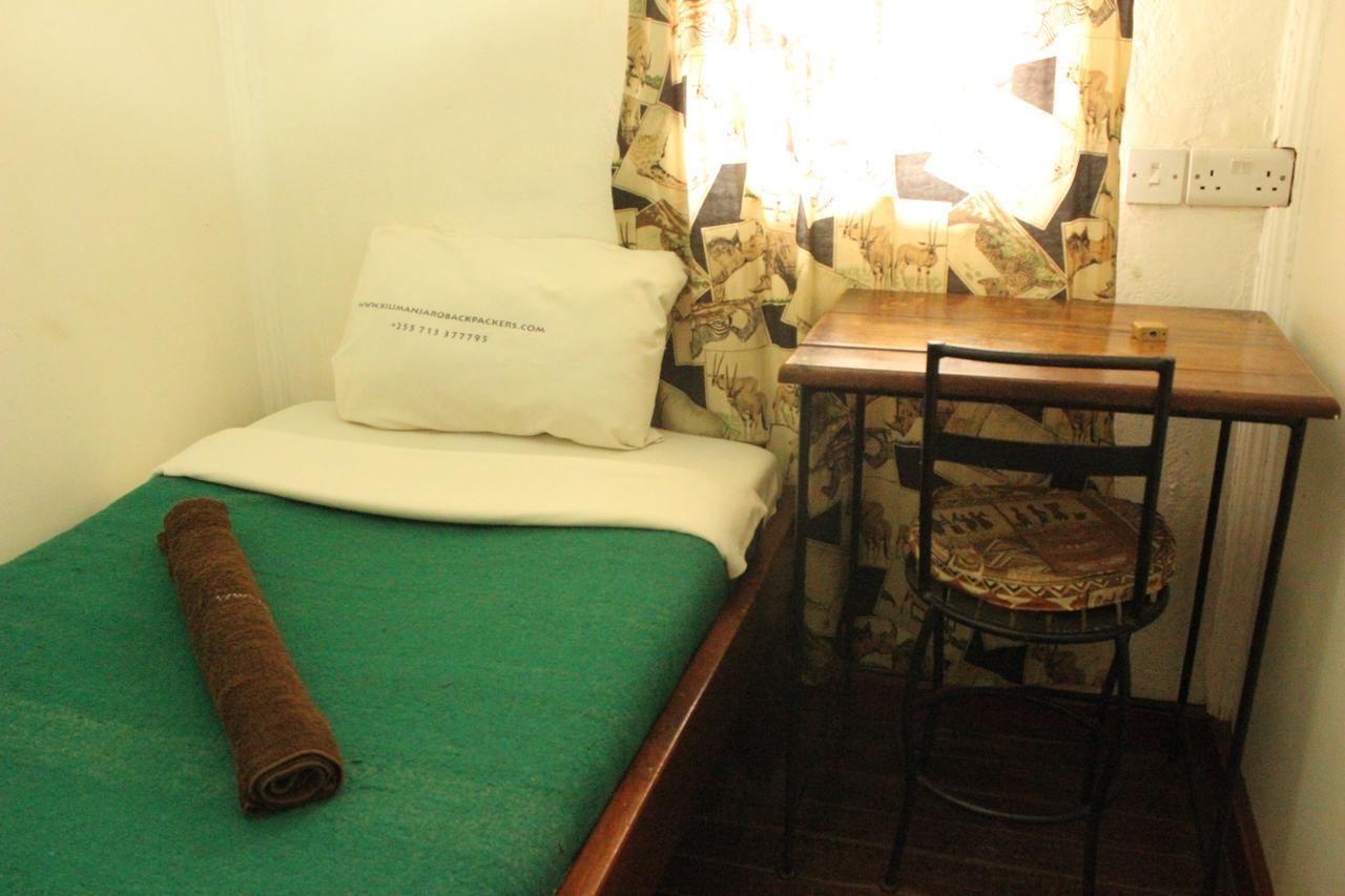 Kilimanjaro Backpackers Hotel Moshi Bagian luar foto
