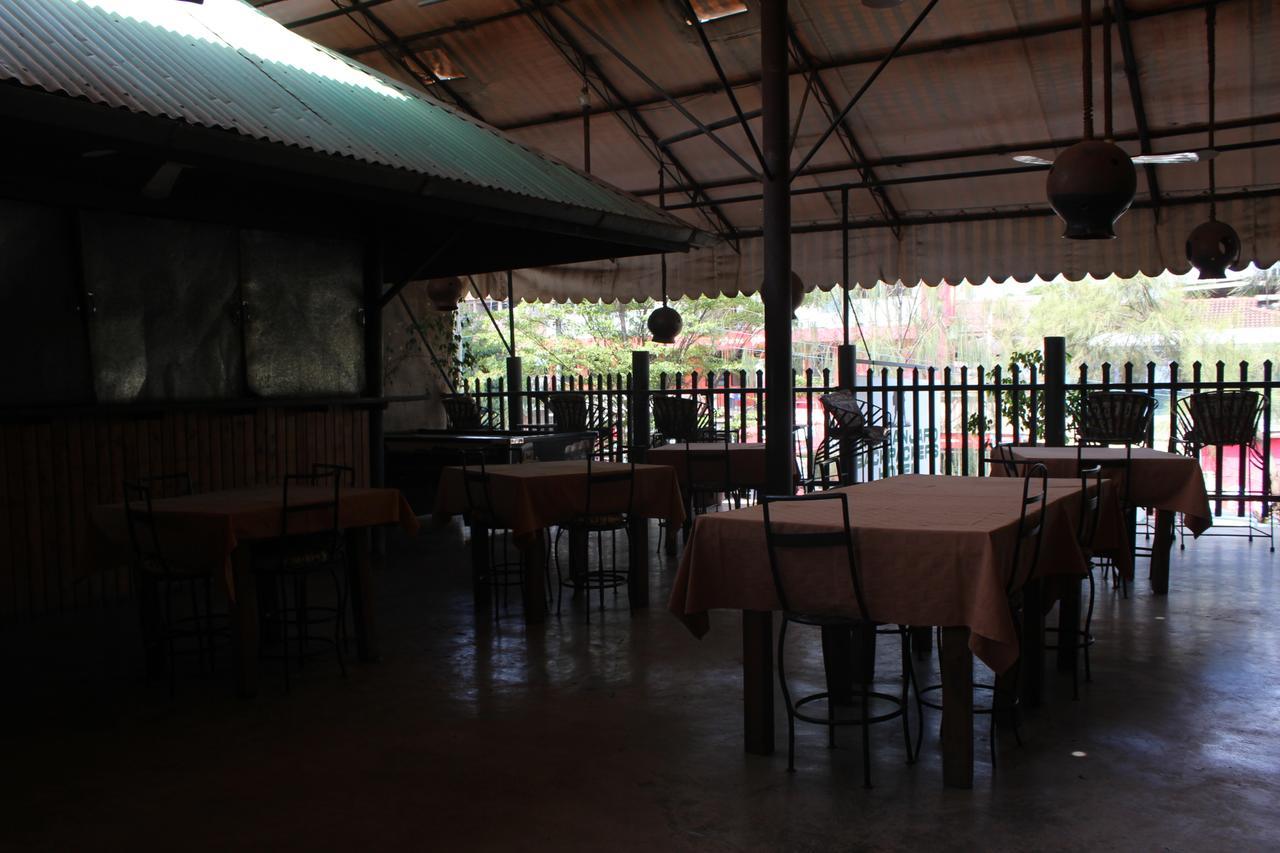 Kilimanjaro Backpackers Hotel Moshi Bagian luar foto
